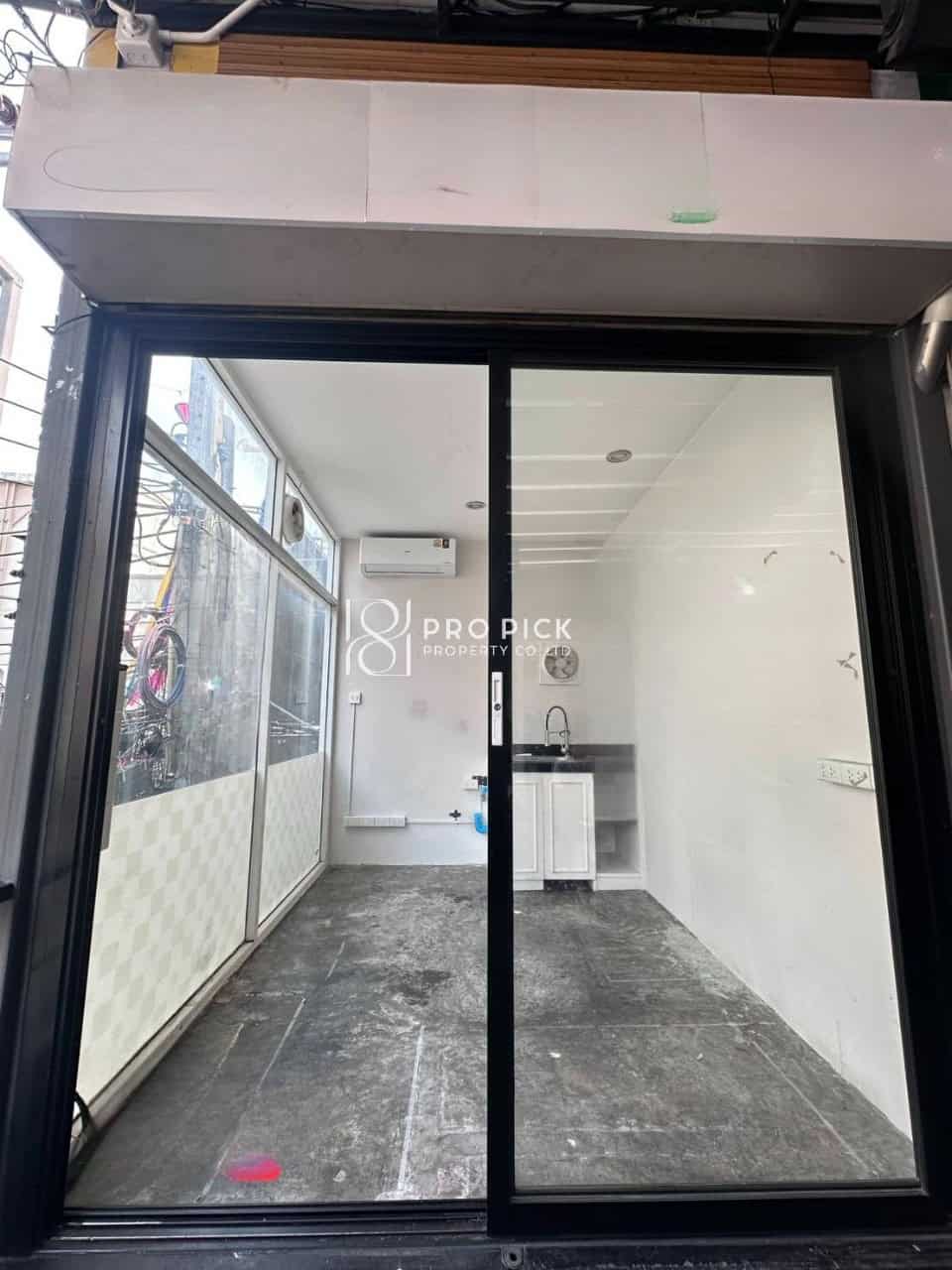 For Rent Retail Space BTS Phromphong Sukhumvit Watthana Bangkok PP-00001 For Coffee shop, Nail Salon photo 2