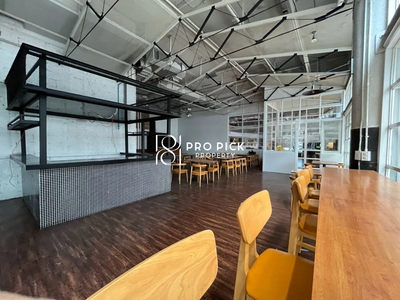 For Rent Retail Space 181 sq.m. BTS Phra Khanong Sukhumvit Watthana Bangkok PP-00323 more photos