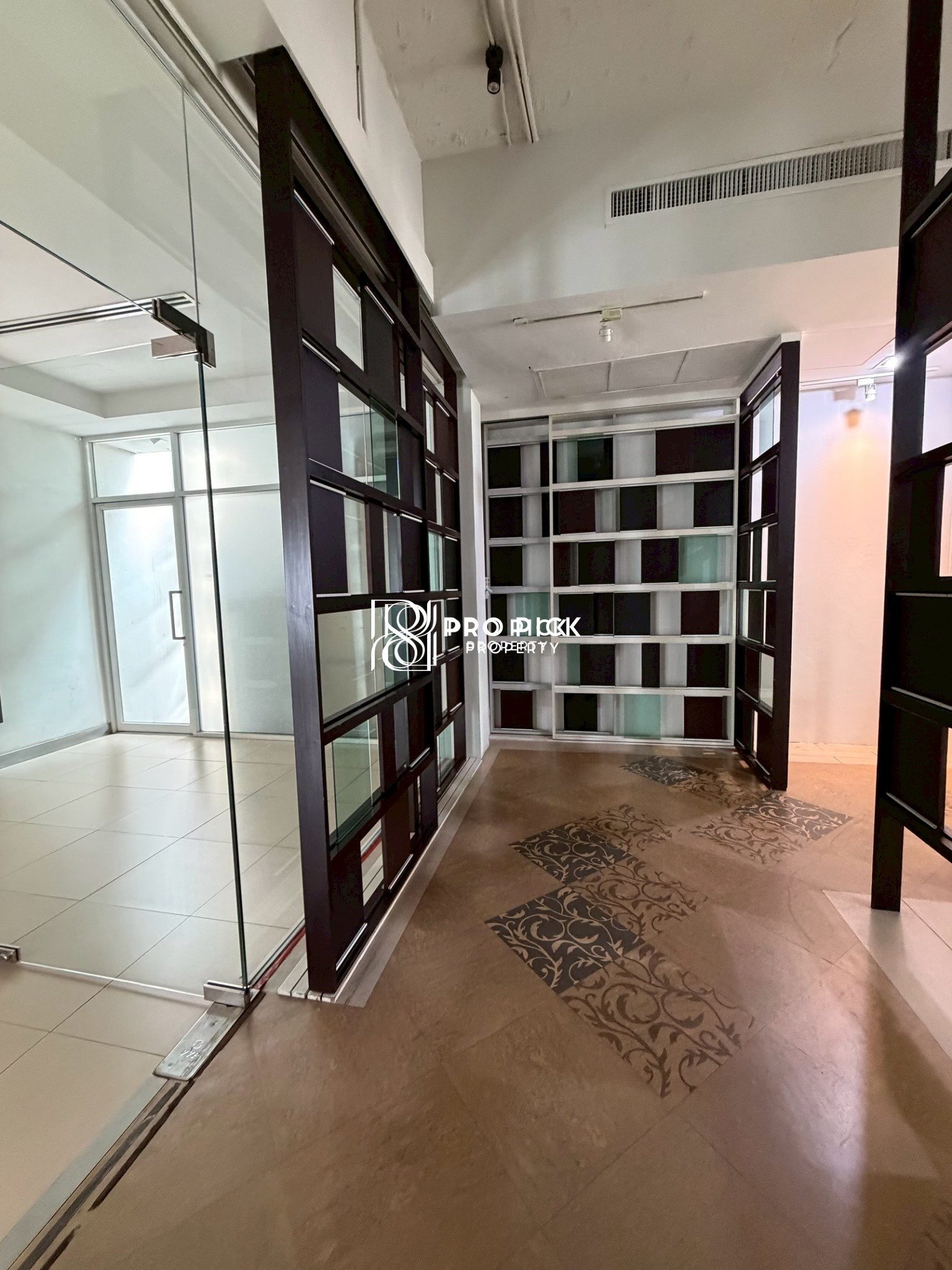 For Rent Office Space Retail Space BTS Ekkamai Sukhumvit Watthana PP-00029 more photos