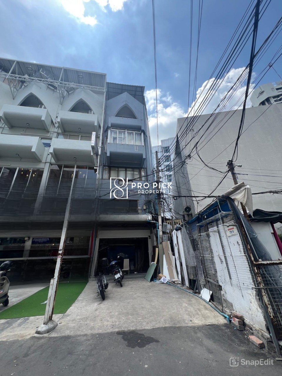For Rent Shophouse BTS Nana Sukhumvit Watthana PP-00033 Walkable from BTS