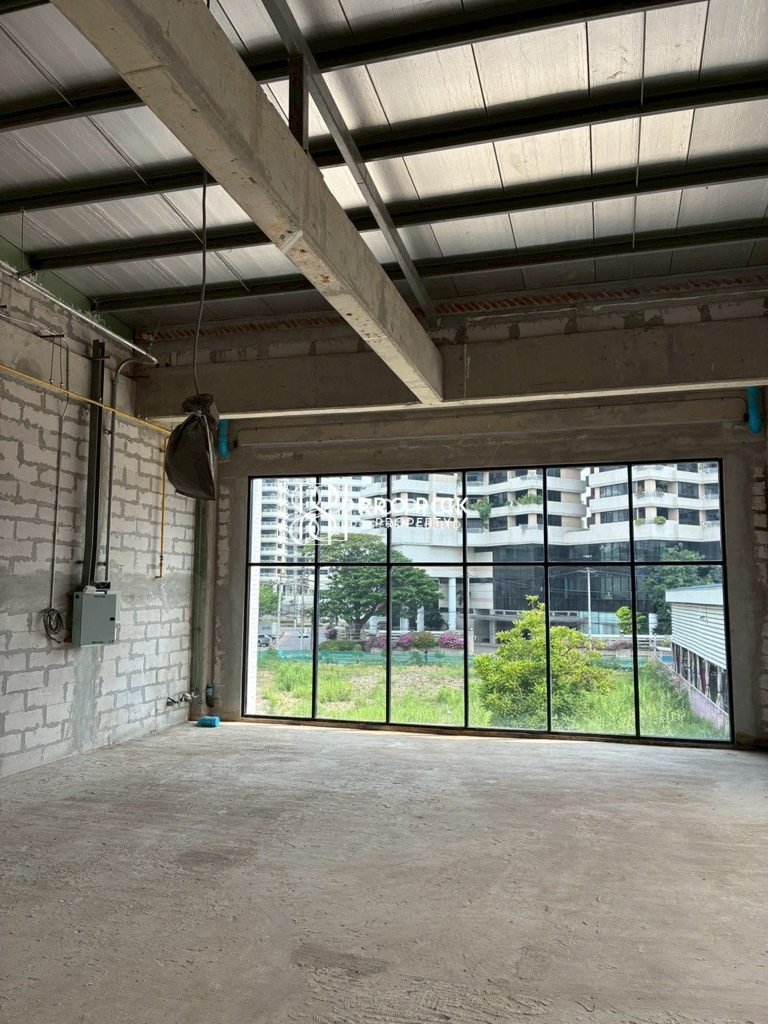 For Rent Retail Space BTS Phrom Phong Sukhumvit Khlong Toei PP-00052 photo 3
