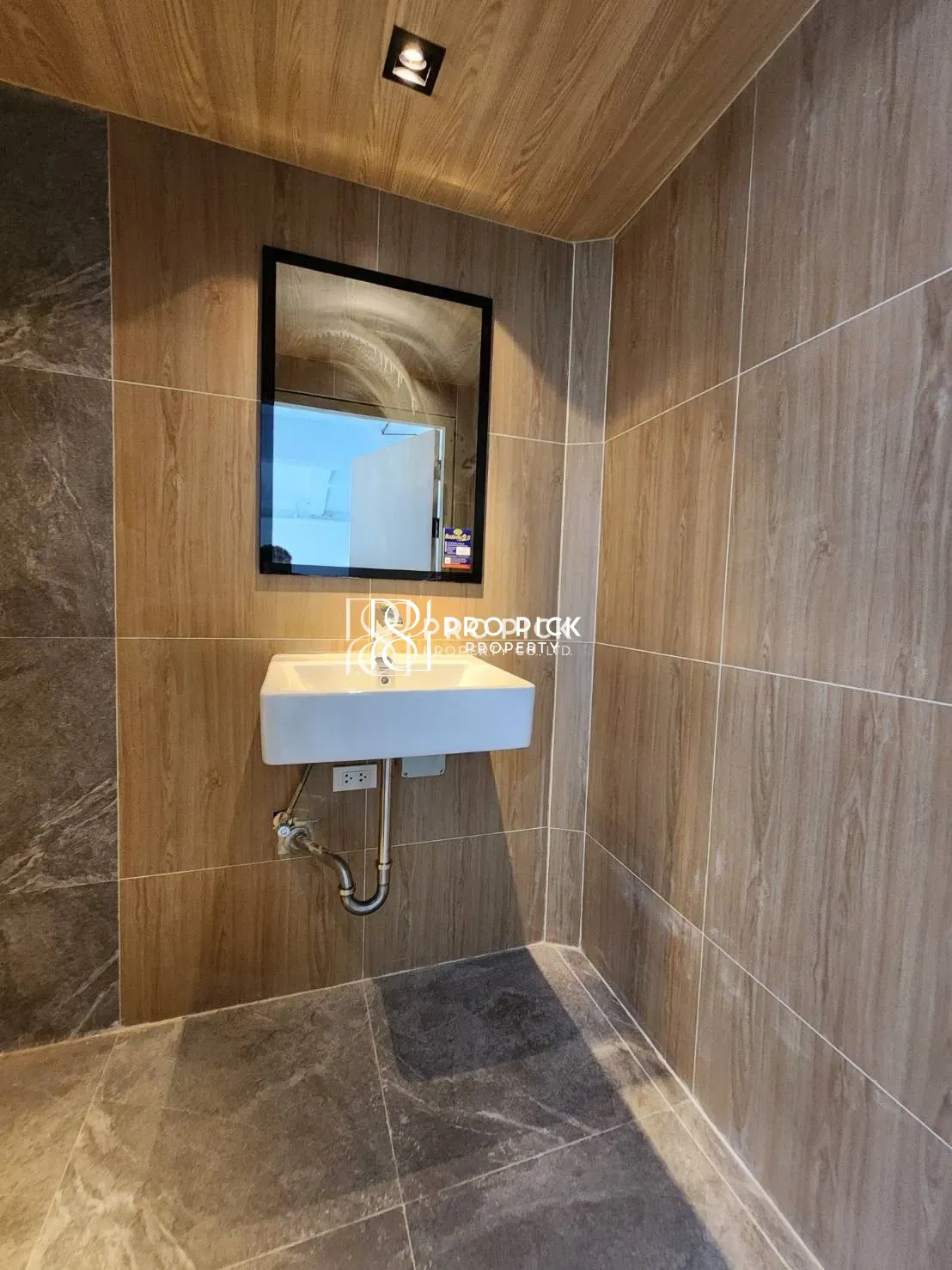 For Rent Retail BTS Phloen Chit Sukhumvit Pathumwan PP-00083 photo 4