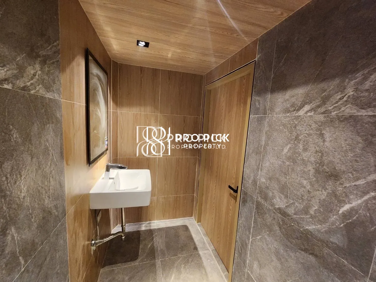 For Rent Retail BTS Phloen Chit Sukhumvit Pathumwan PP-00083 photo 3