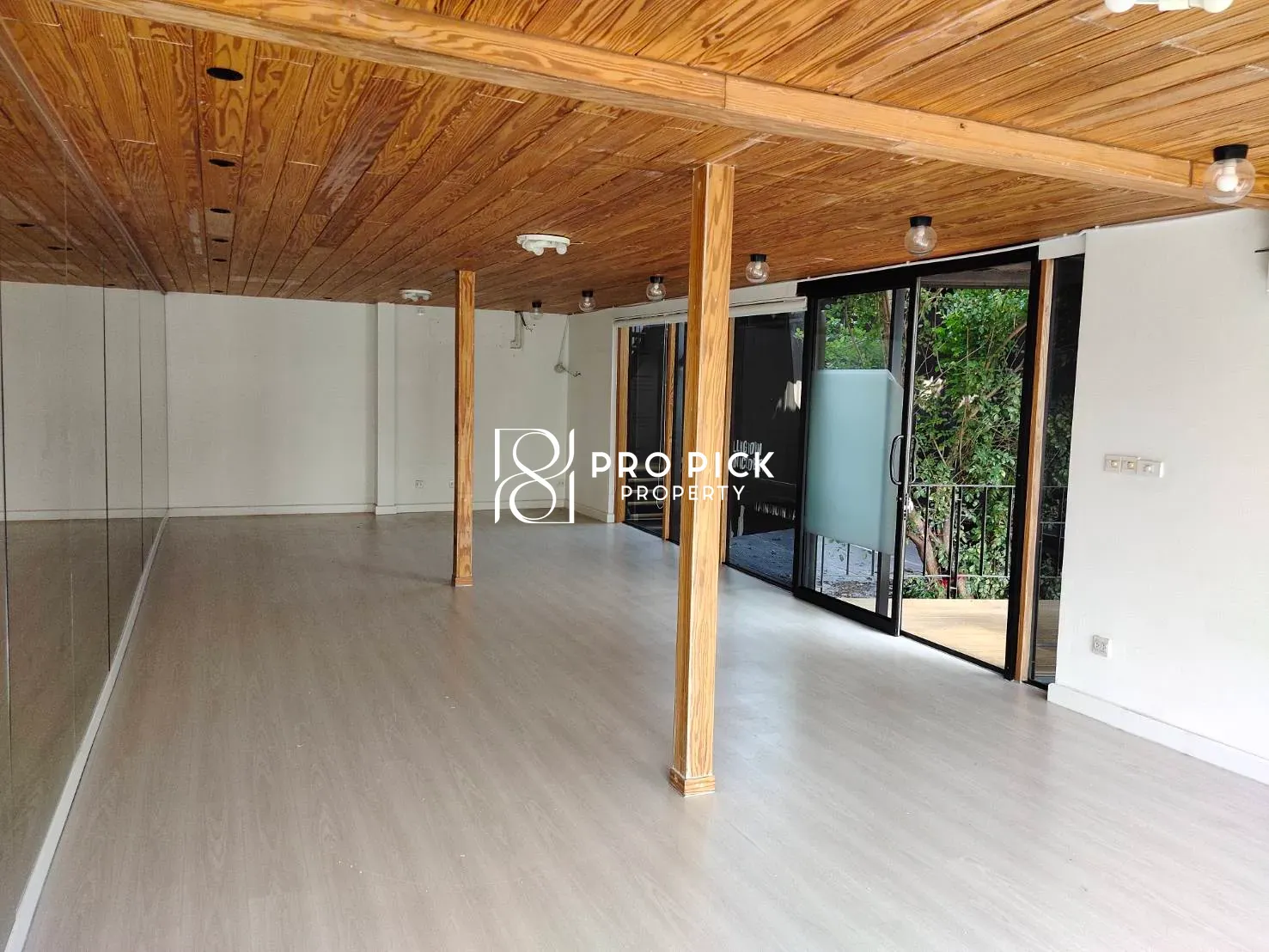 For Rent Retail Space BTS Ekamai Sukhumvit Watthana PP-00095 photo 2