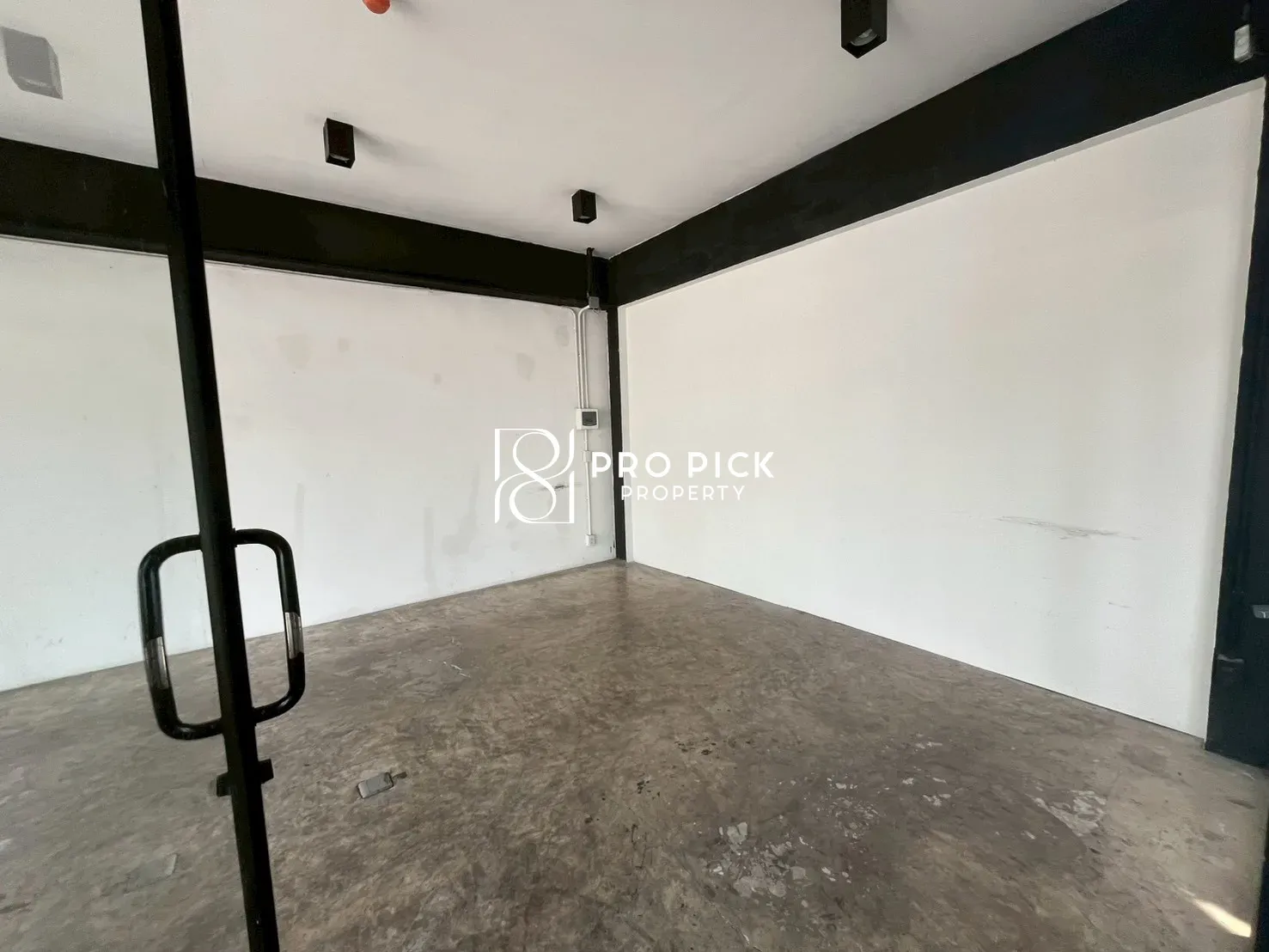 For Rent Retail Space BTS Ekkamai Sukhumvit Watthana PP-00098 photo 1