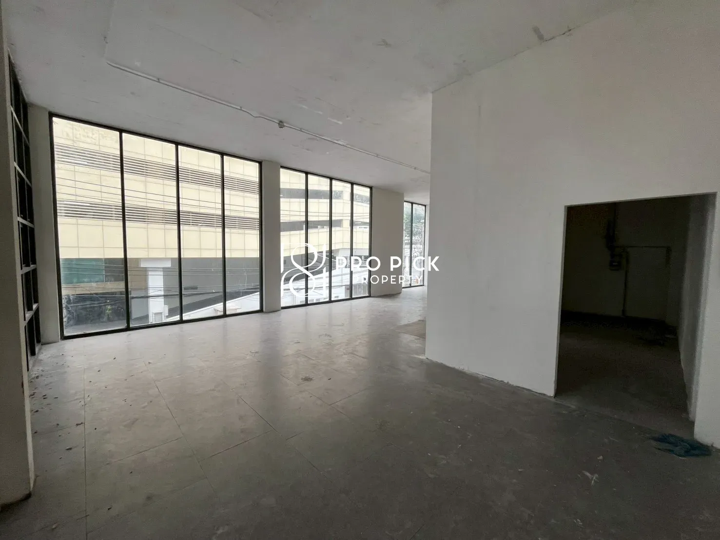 For Rent Retail Space 94.70 sq.m. BTS Asok Mrt Sukhumvit Sukhumvit Watthana PP-00105 photo 2