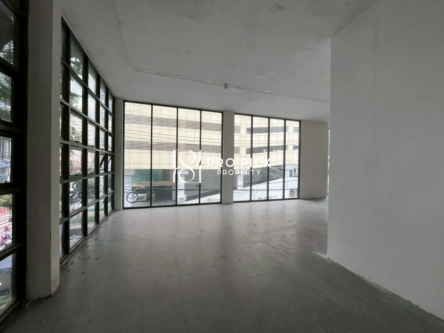 For Rent Retail Space 94.70 sq.m. BTS Asok Mrt Sukhumvit Sukhumvit Watthana PP-00105 photo 1