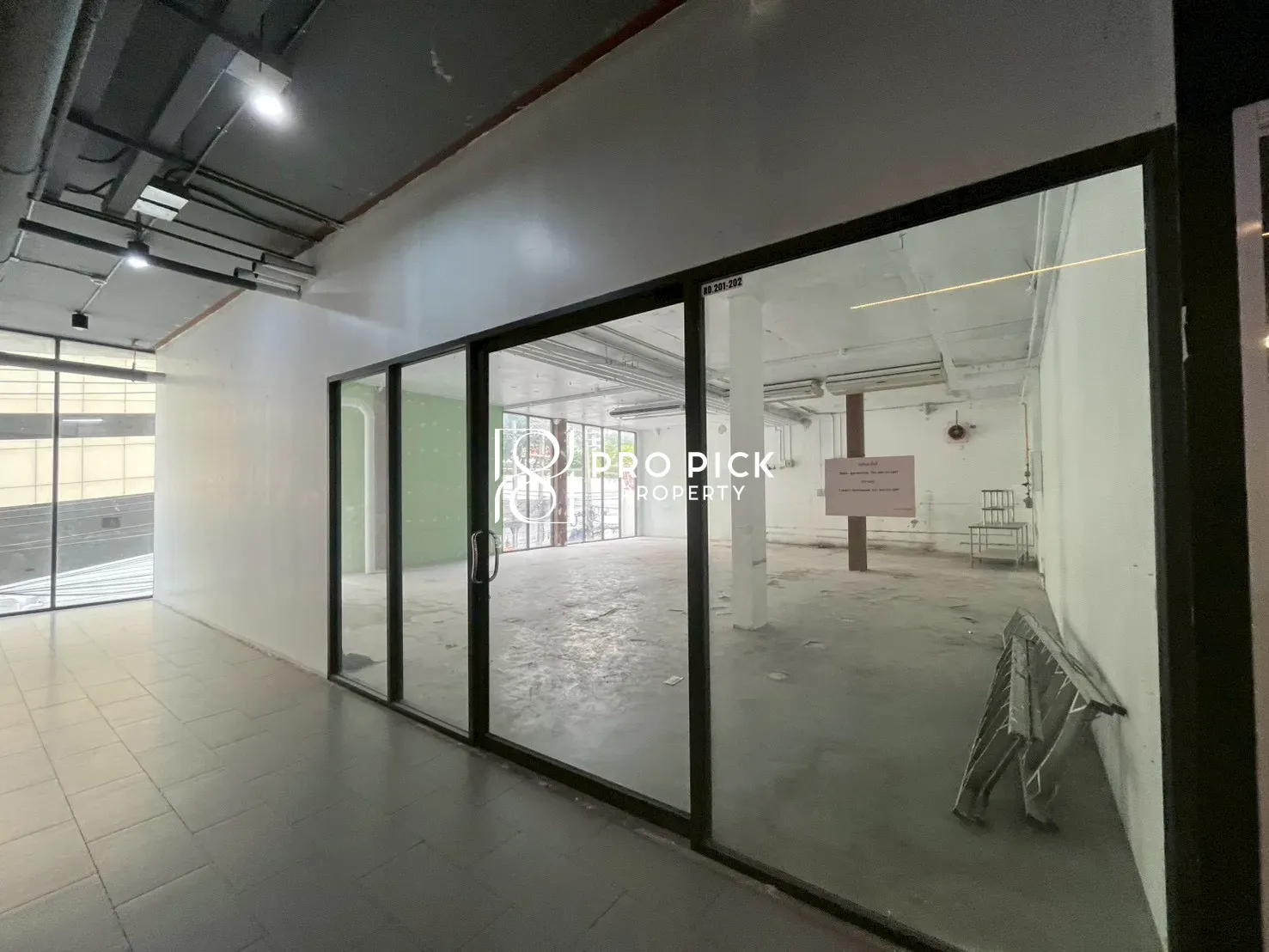 For Rent Retail Space BTS Asok MRT Sukhumvit Sukhumvit Watthana PP-00106 photo 2