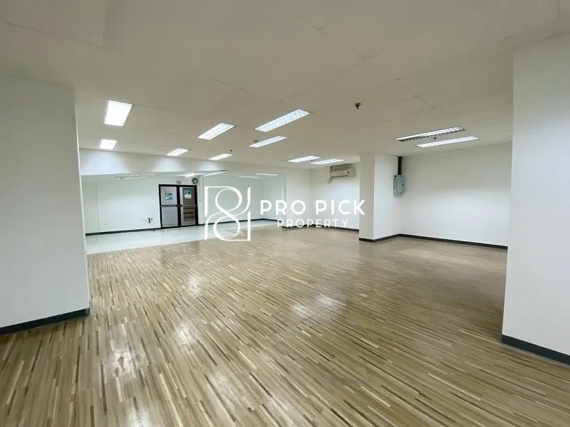 For Rent Retail Office BTS Asok Ratchadapisek Khlong Toei Bangkok PP-00143 photo 3