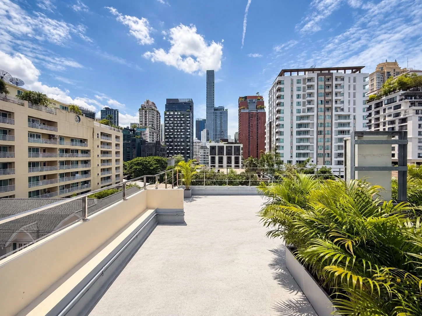 For Rent Retail Space Rooftop 300 sq.m. BTS Phrom Phong Sukhumvit Watthana PP-00222 more photos