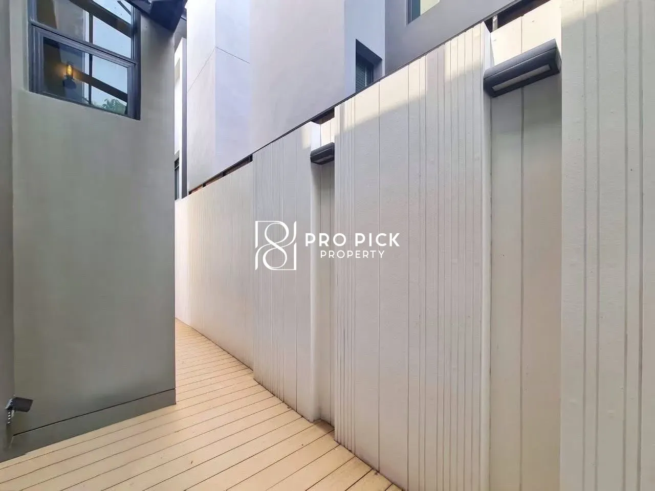 For Rent/Sale Detached House The Gentry Sukhumvit - Bangna BTS Udom Suk Punnawithi Sukhumvit Bang Na P-00225 more photos