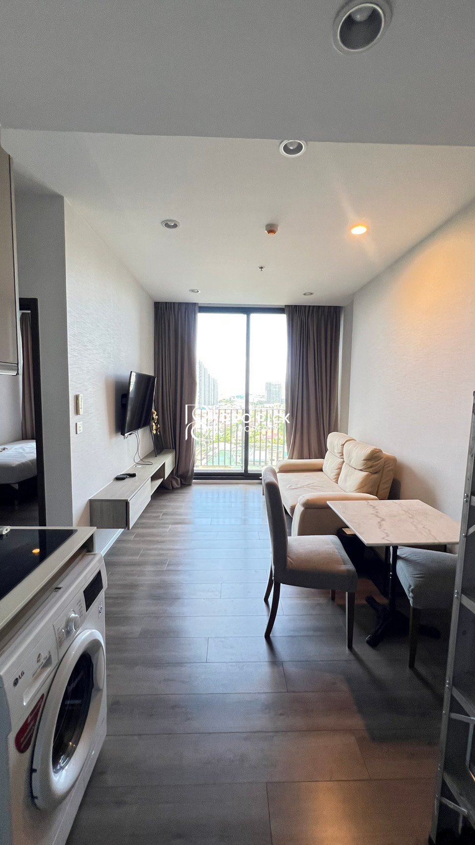 For Rent Condo Whizdom Essence Sukhumvit BTS Punnawithi PP-00324