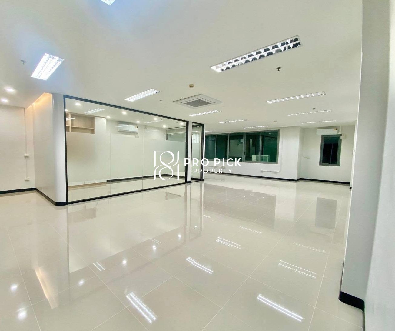 For Rent Retail Space Office Space BTS Ekkamai Sukhumvit Khlong Toei PP-00326 photo 3