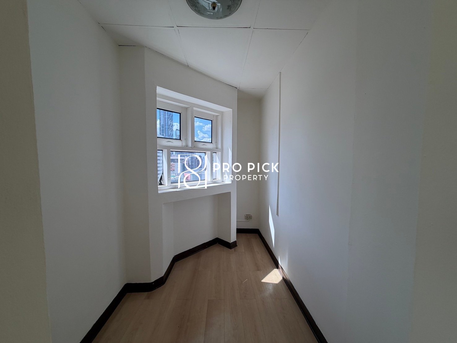 For Rent Office BTS Chit Lom Pathumwan PP-00331 more photos