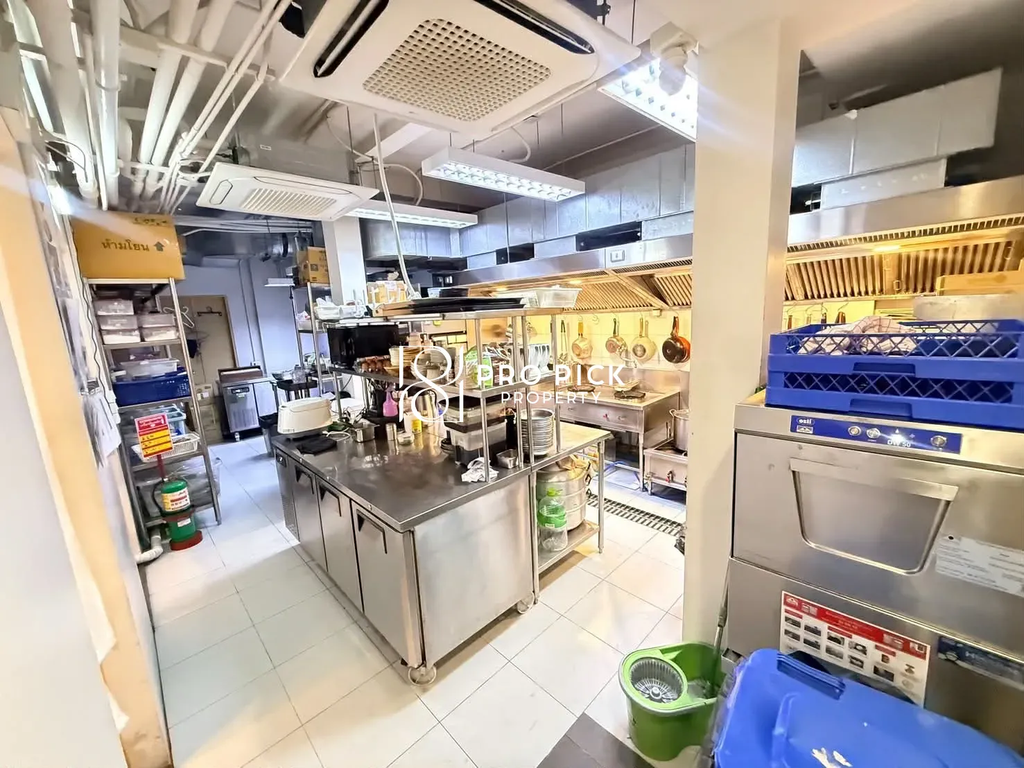 For Rent Retail Space BTS Ekkamai Sukhumvit Watthana PP-00341 For Restaurant more photos