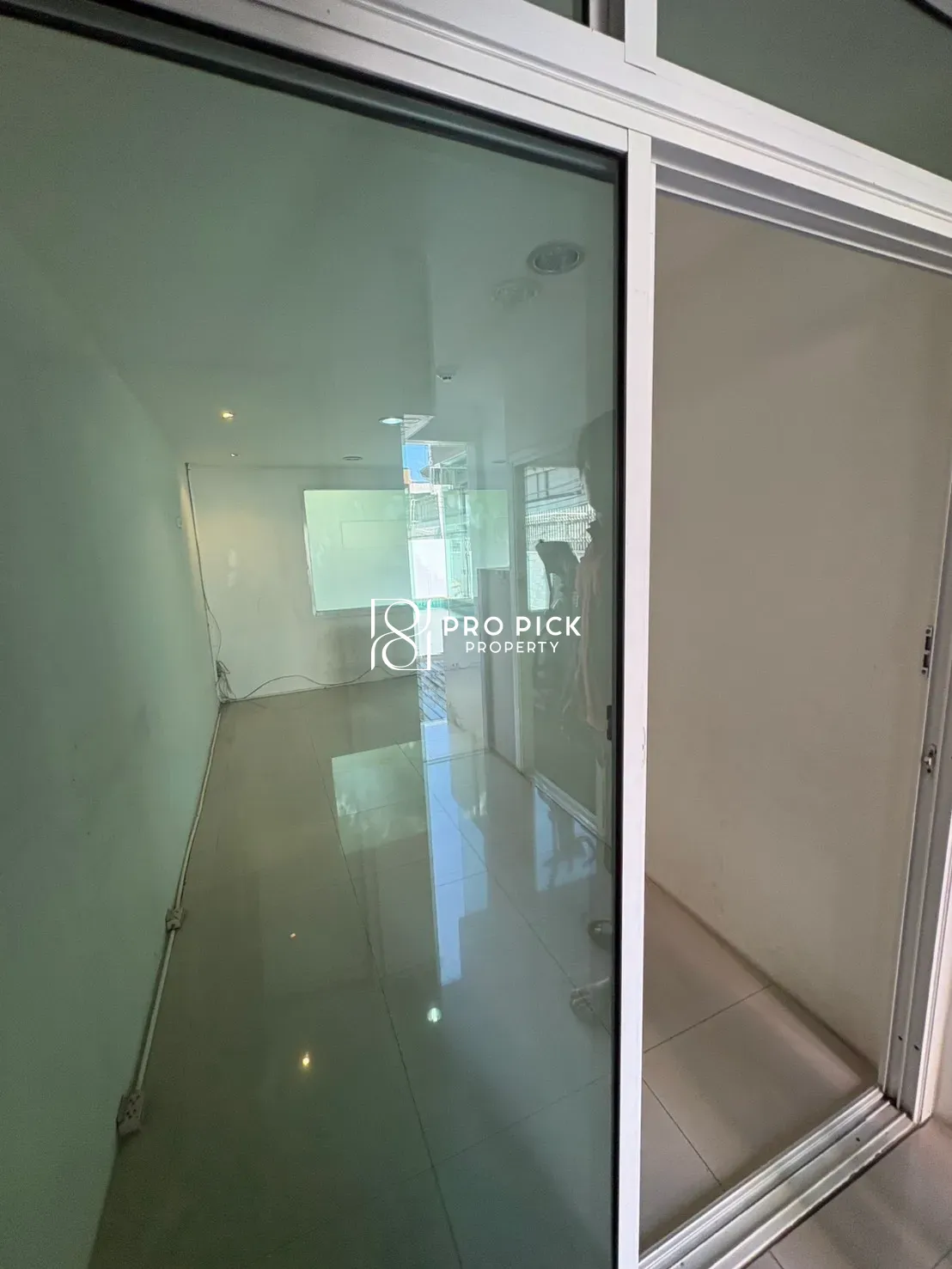 For Rent Retail Space BTS Phrom Phong Sukhumvit Khlong Toei PP-00356 photo 5