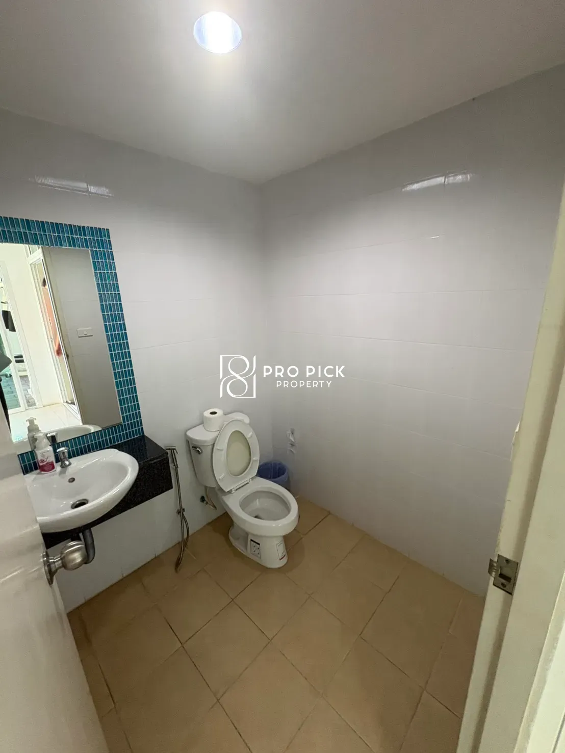 For Rent Retail Space BTS Phrom Phong Sukhumvit Khlong Toei PP-00356 more photos