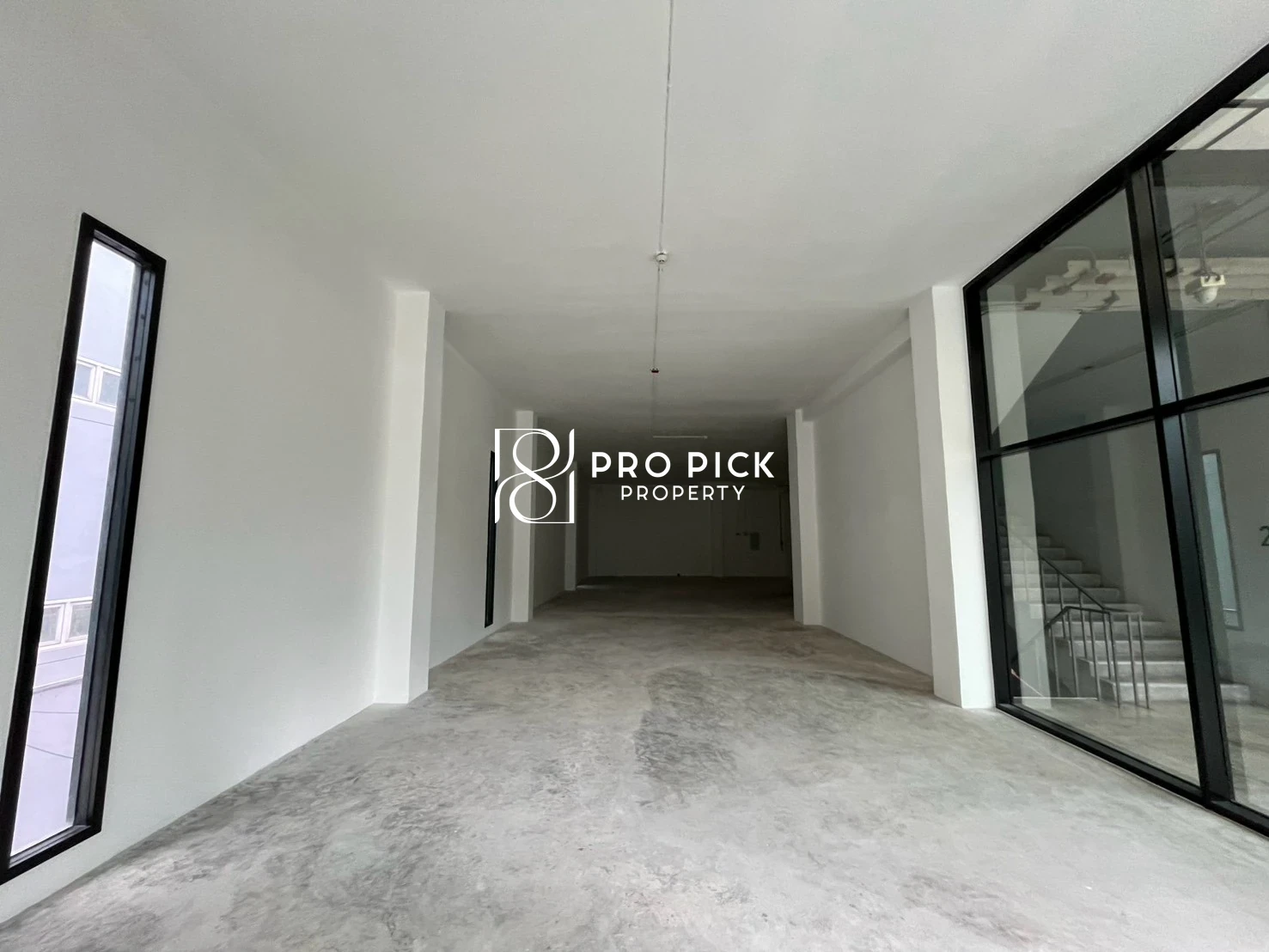 Retail Space For Rent 214 sq.m. BTS Phra Khanong Sukhumvit Khlong Toei Bangkok PP-00360 For Restaurant, Wellness, Spa, Massage - cover