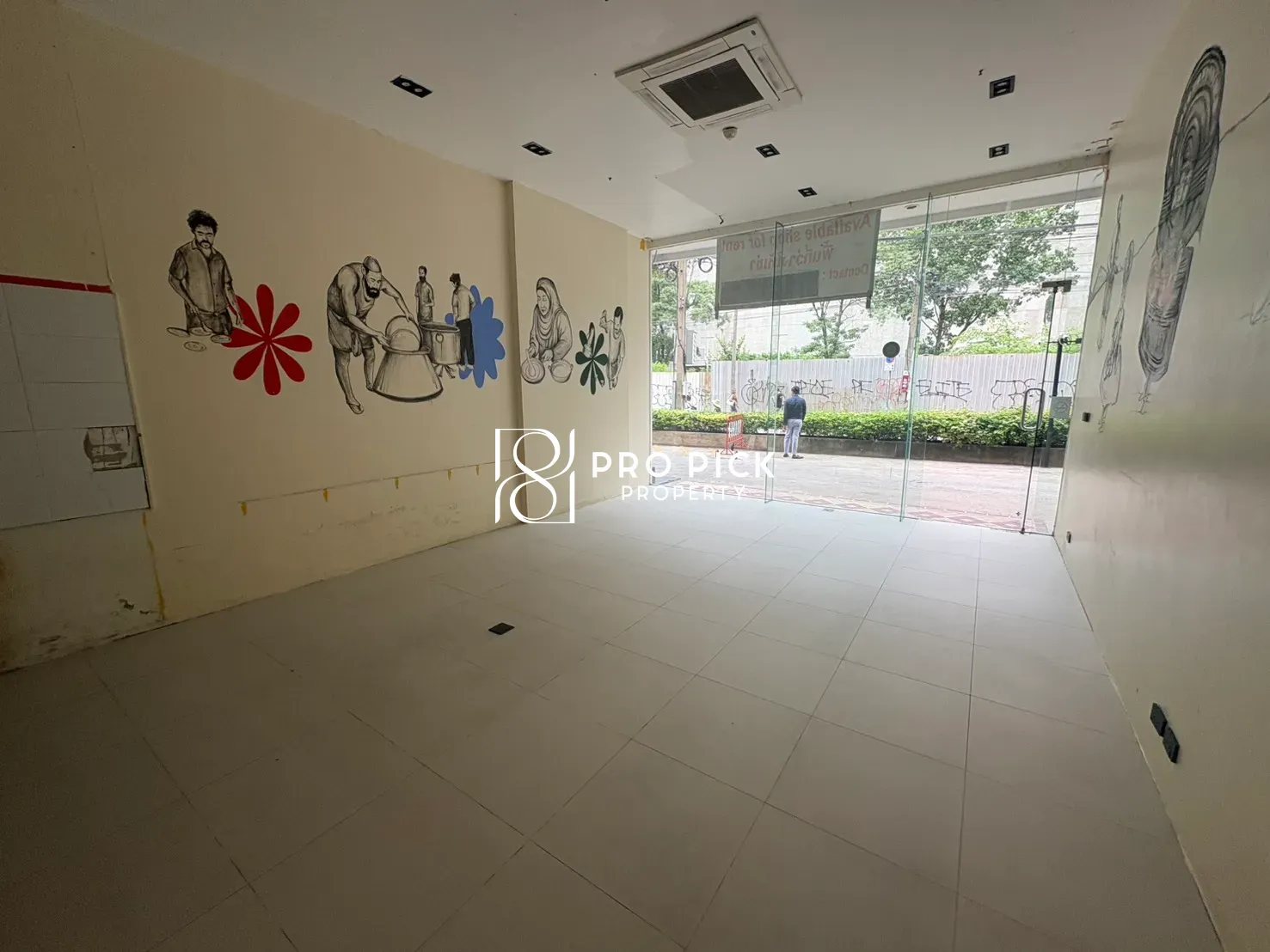For Rent Retail Space 42 sq.m. BTS Phrom Phong Sukhumvit Khlong Toei PP-00365 photo 1