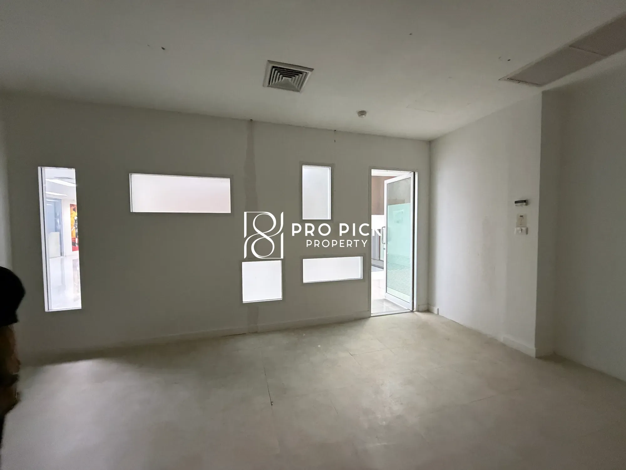 For Rent Retail Office 43 sq.m. BTS Saladaeng Silom Bangrak Bangkok PP-00368 photo 1