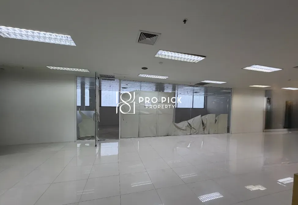 Retail in Bang Rak, 95,550 THB/mo