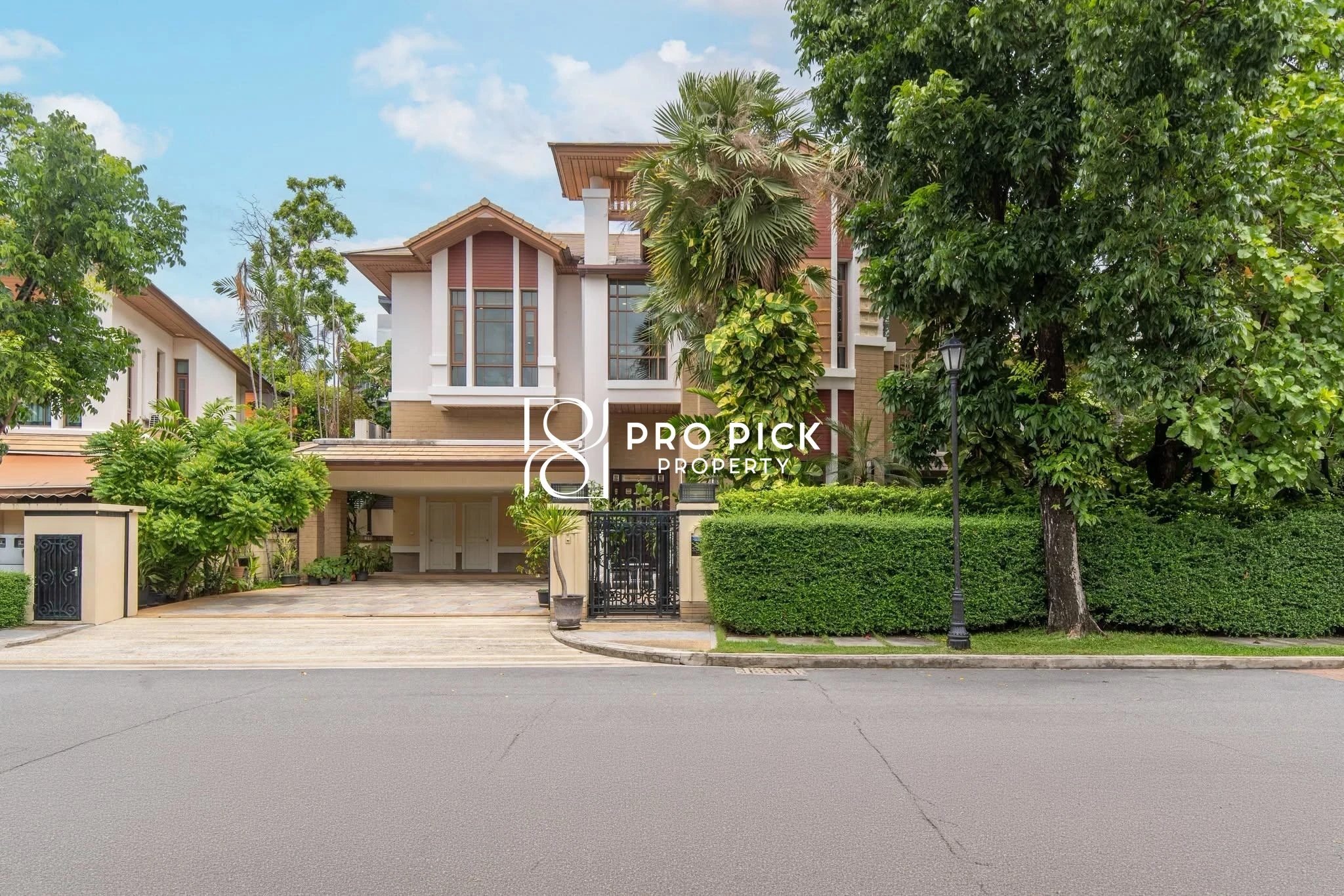 For Sale/Rent Detached House Sansiri Sukhumvit 67 Pool Villa
