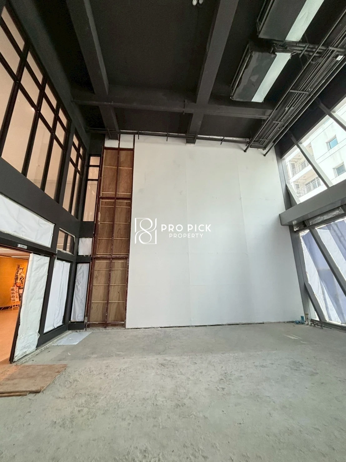 For Rent Retail Space BTS Ploen Chit Lumphini Pathum Wan Bangkok PP-00391 photo 1