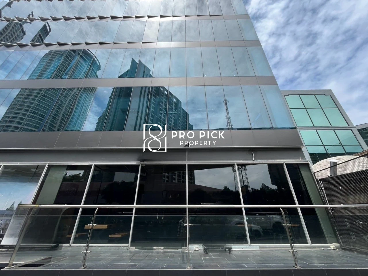 For Rent Retail Space 168 sq.m. BTS Phra Khanong Sukhumvit Khlong Toei Bangkok PP-0395 photo 2