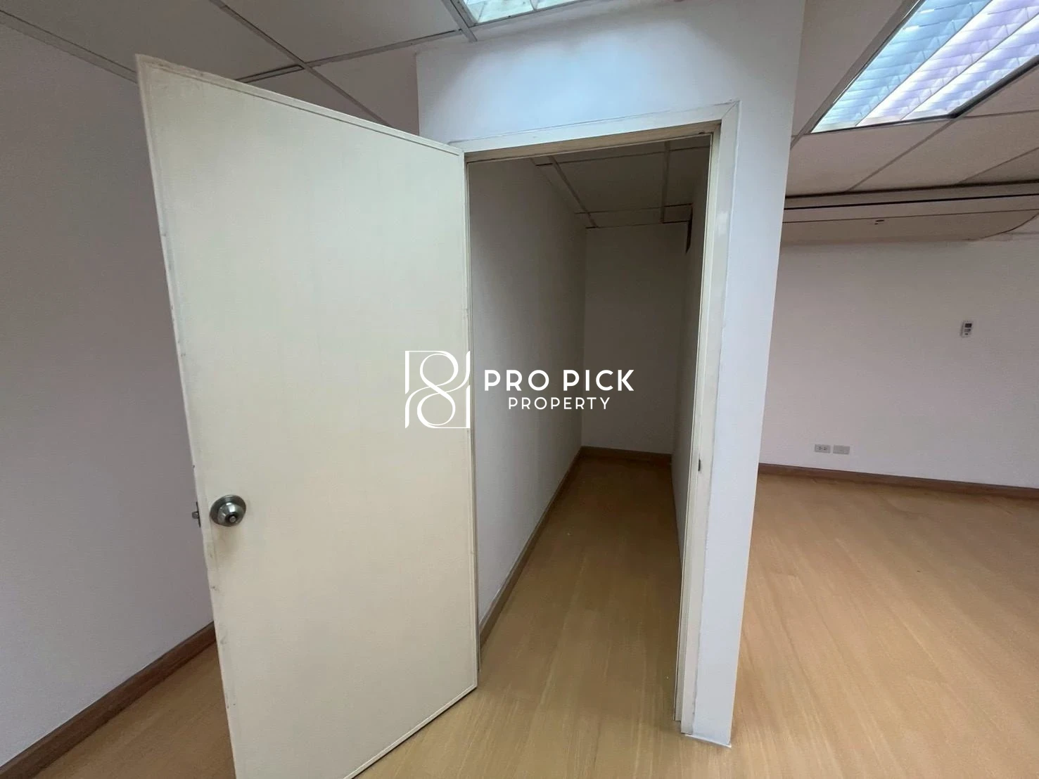 For Rent Office 135 Sqm. BTS Ekkamai Sukhumvit Watthana Bangkok PP-00409 photo 4
