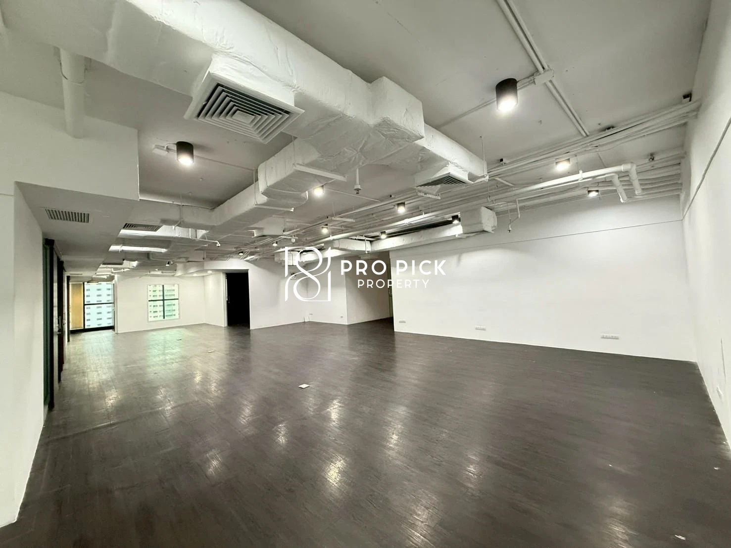 For Rent Office Space 220 Sqm. BTS Ekkamai Sukhumvit Watthana Bangkok PP-00413 more photos
