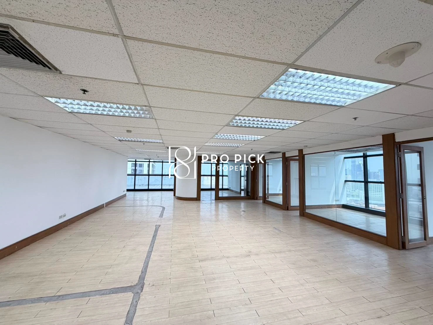 For Rent Office Space 350 Sqm. BTS Ekkamai Sukhumvit Watthana Bangkok PP-00418 more photos