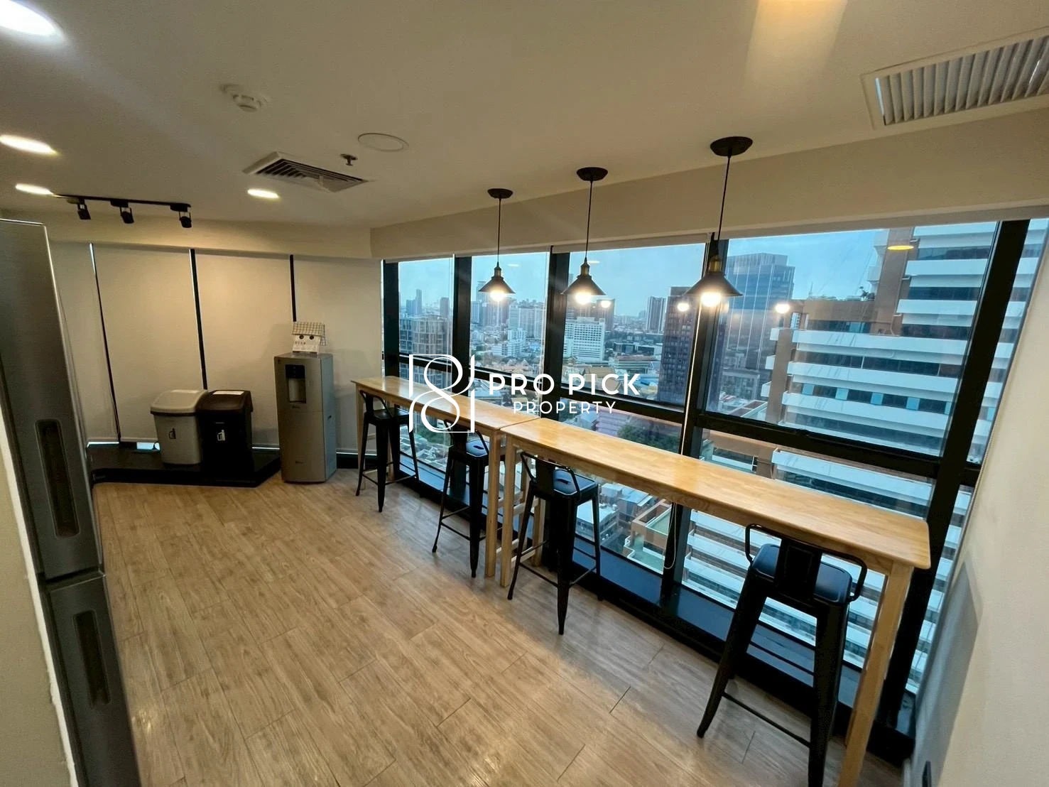 For Rent Office Space 450 Sqm. BTS Ekkamai Sukhumvit Watthana Bangkok PP-00422 more photos