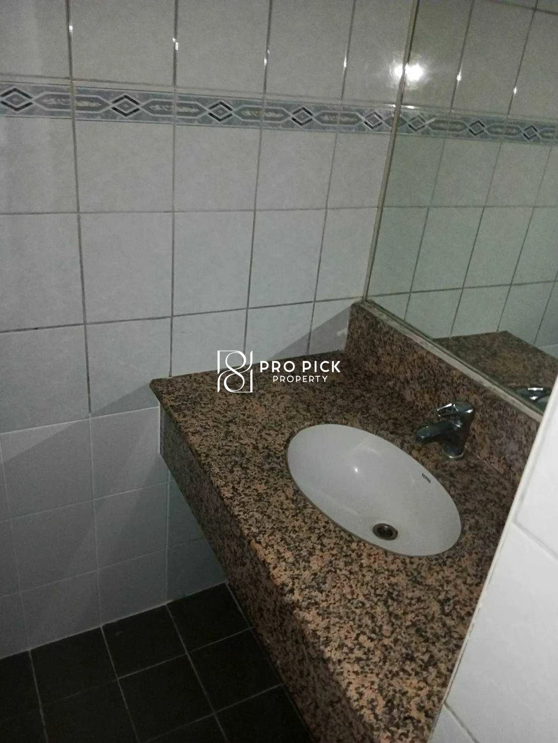 For Rent Office Space 76 Sqm. BTS Ekkamai Sukhumvit Watthana Bangkok PP-00438 more photos