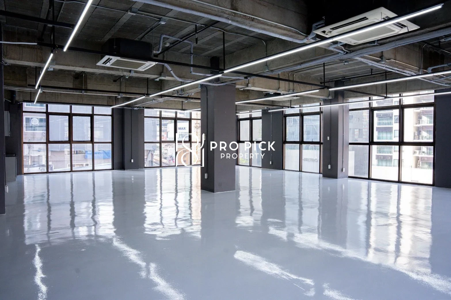 For Rent Office Space 228 Sqm. BTS Phrom Phong Sukhumvit Khlong Toei Bangkok PP-00439 - cover