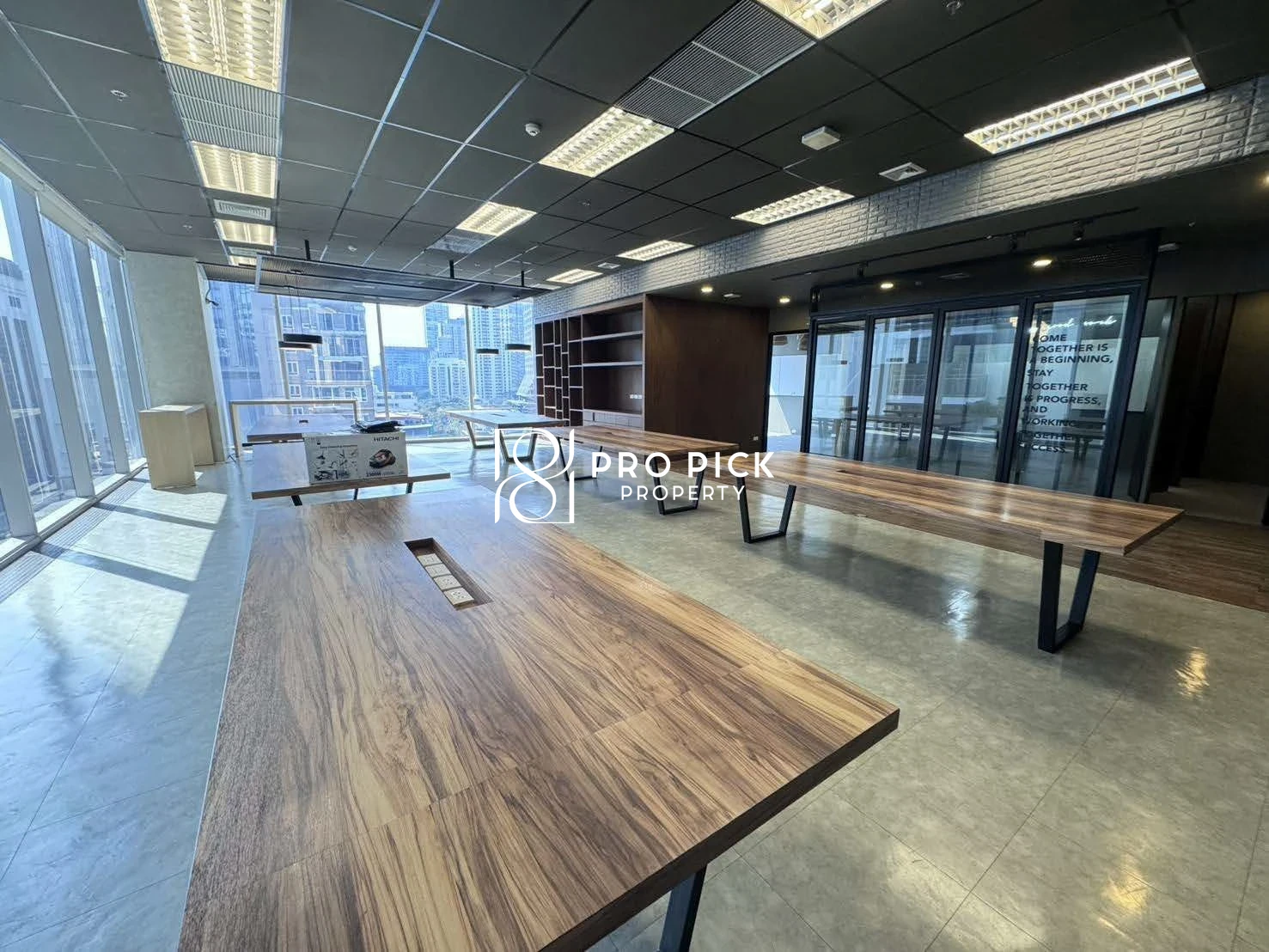 For Rent Office Space 211 Sqm. BTS Phrom Phong Sukhumvit Watthana Bangkok PP-00450 - cover
