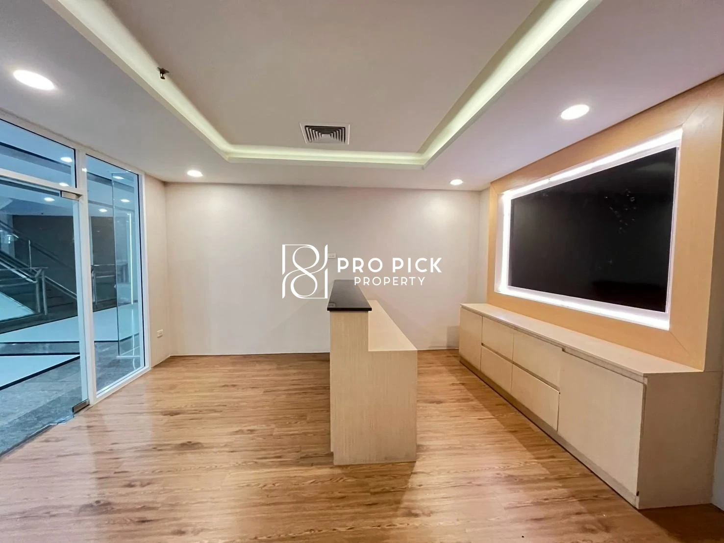 For Rent Retail Space Office Space 57 sq.m. BTS Asoke Sukhumvit Khlong Toei Bangkok PP-00451 more photos