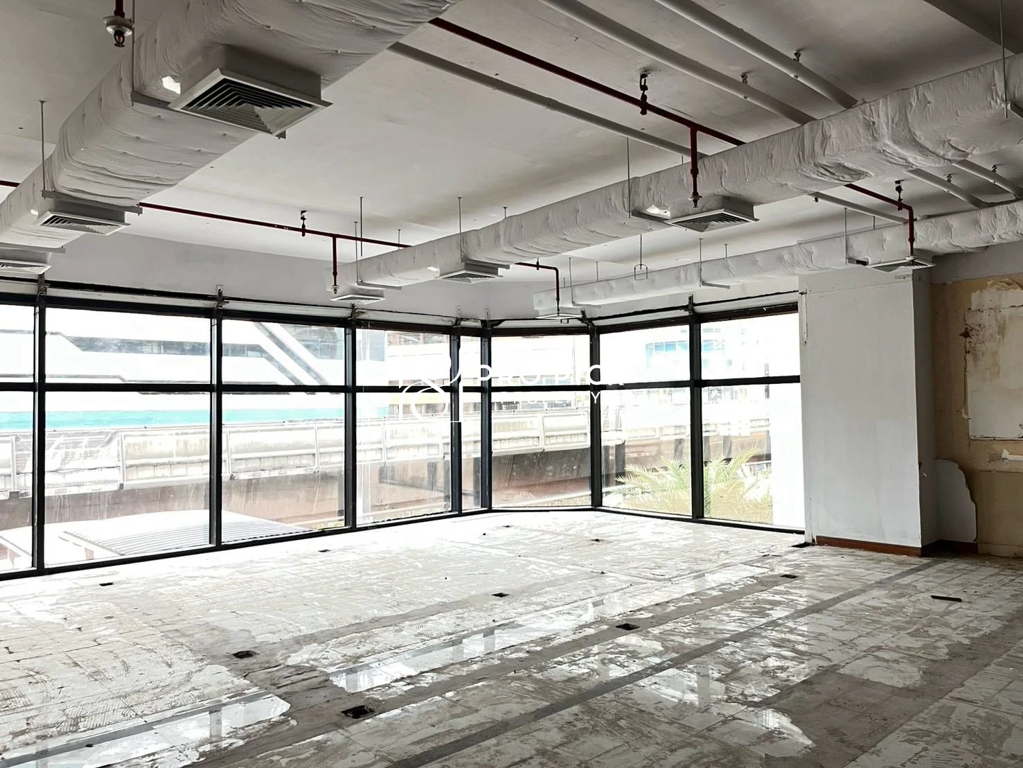 For Rent Retail Space Office Space 178 sq.m. BTS Asoke Sukhumvit Khlong Toei Bangkok PP-00452 more photos