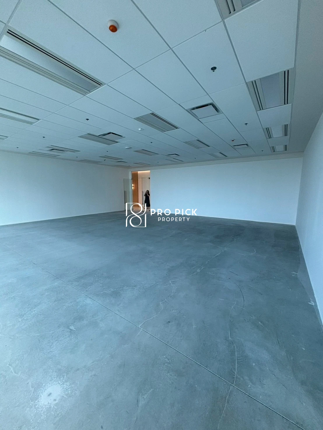 Shophouse in Watthana, 131,770 THB/mo