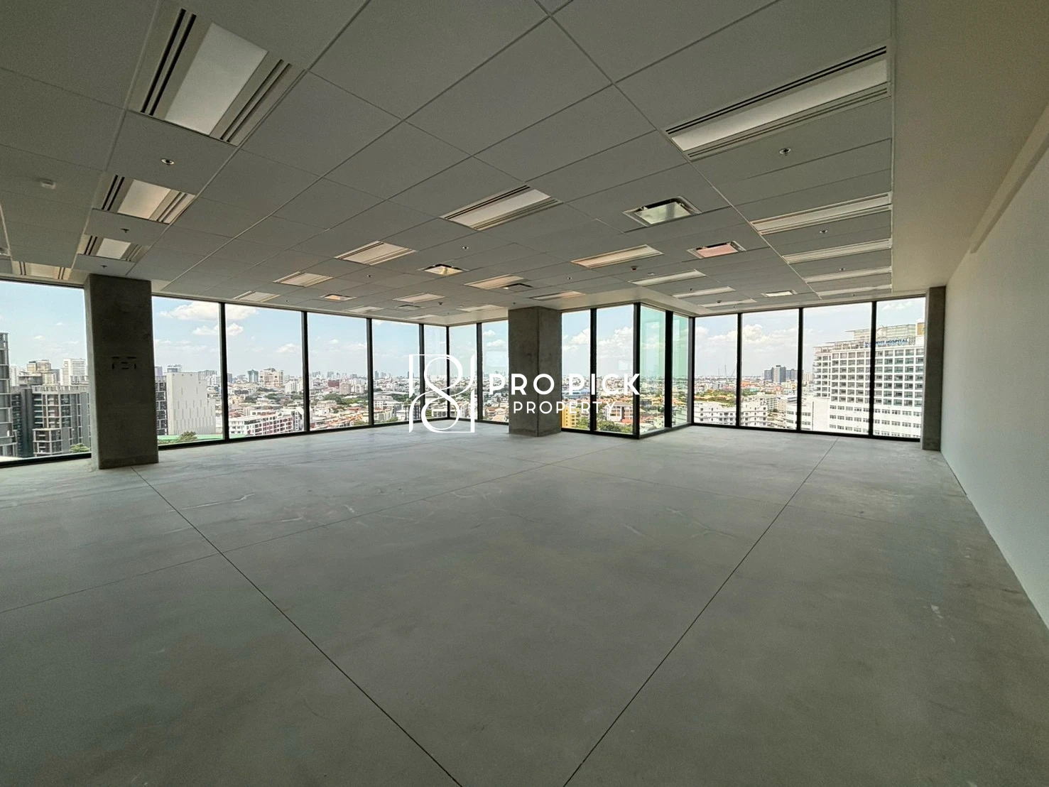 Office in Watthana, 251,360 THB/mo photo 2