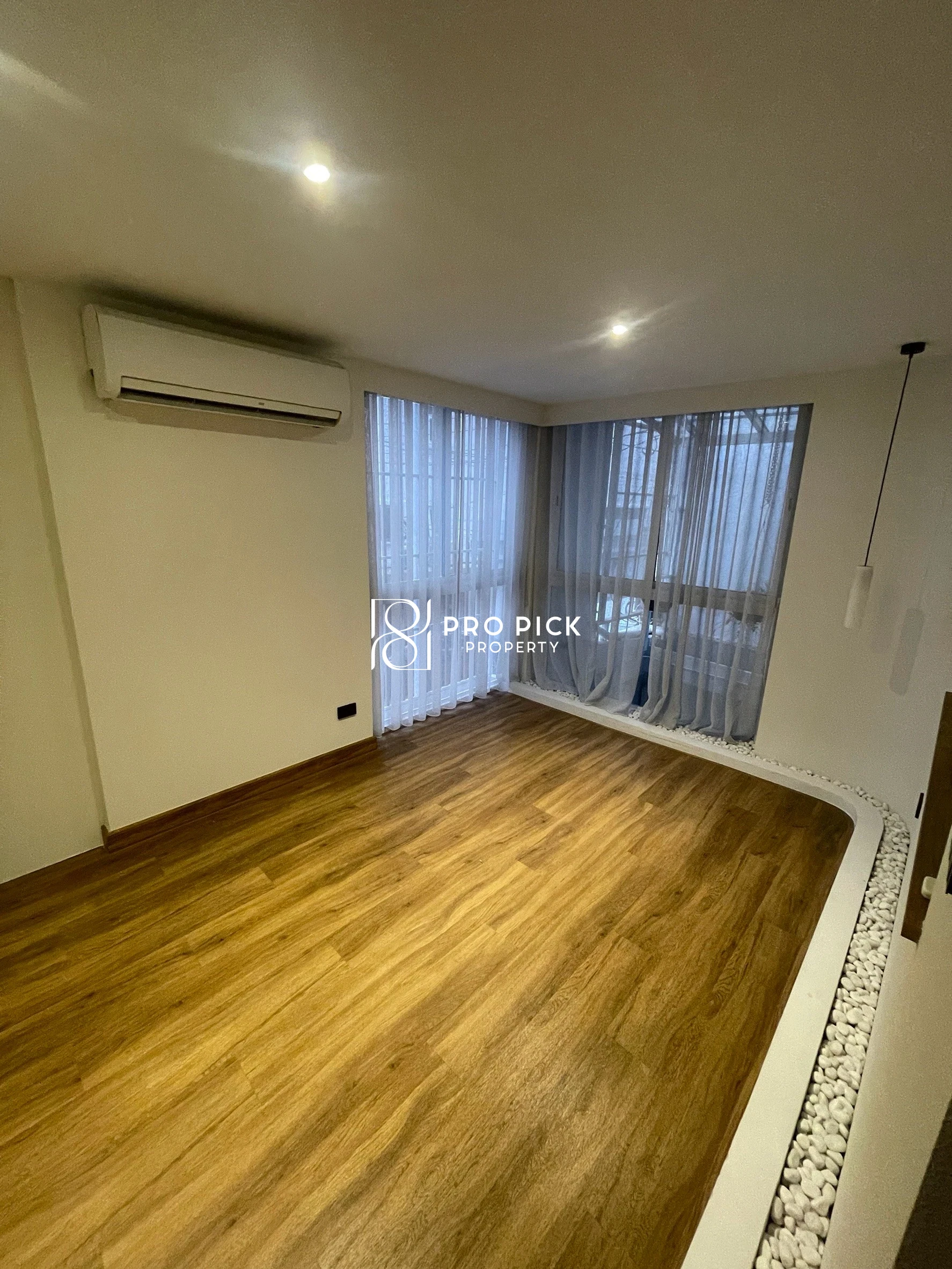 Home Office in Watthana, 135,000 THB/mo photo 4
