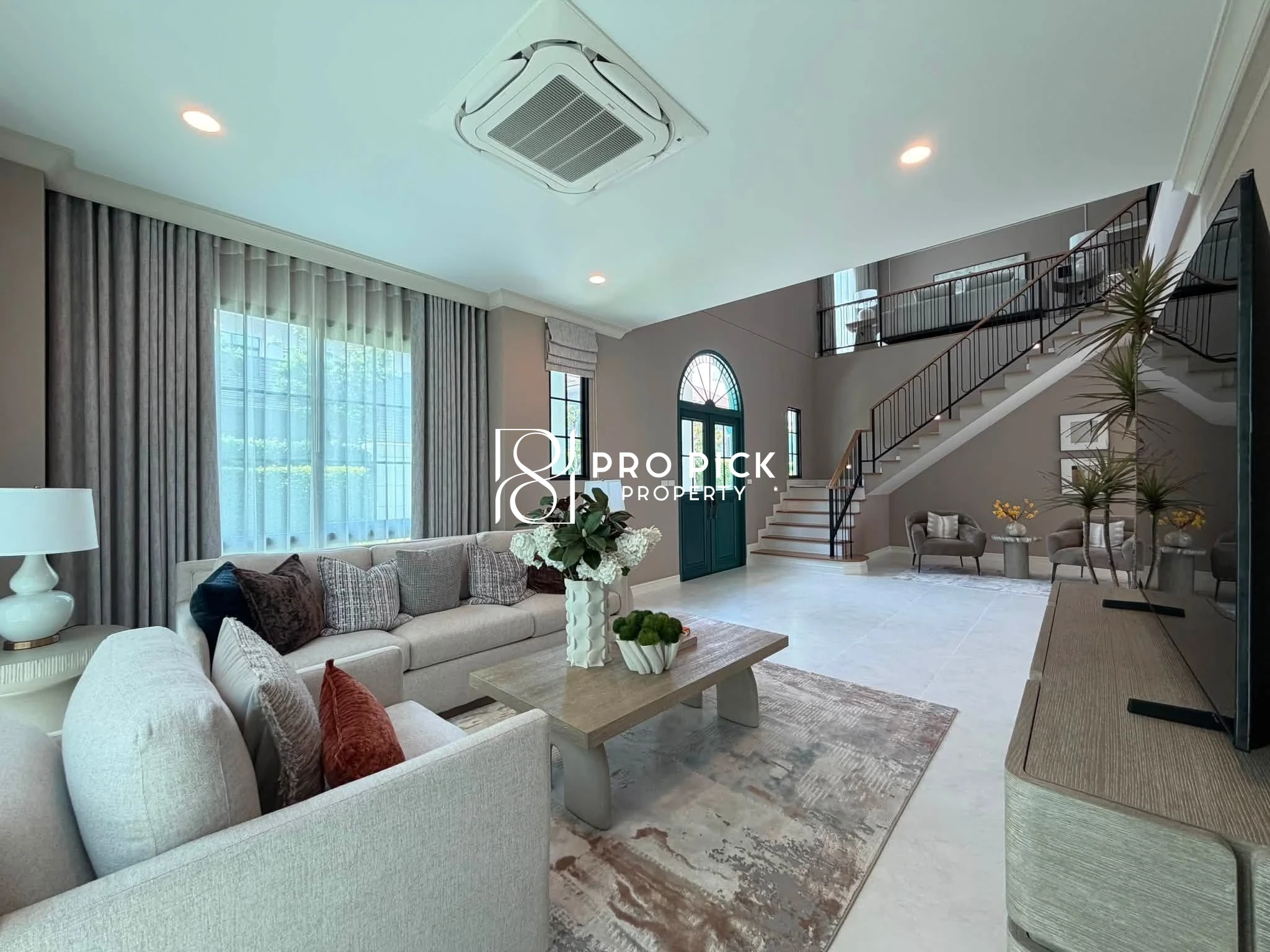 5 Bed Detached House in Saphan Sung, 300,000 THB/mo photo 3