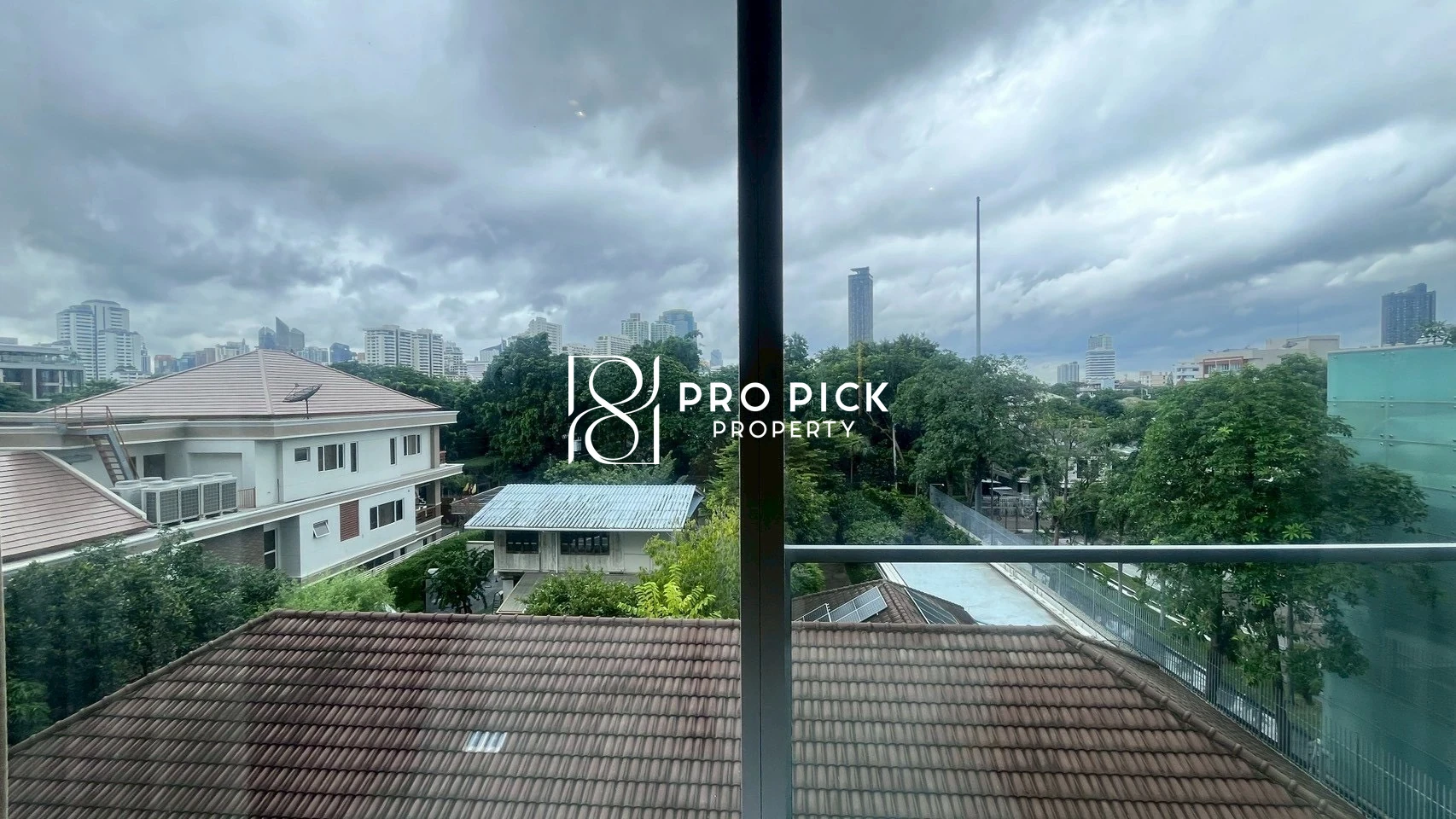 1 Bed Condominium in Watthana, 32,000 THB/mo photo 3