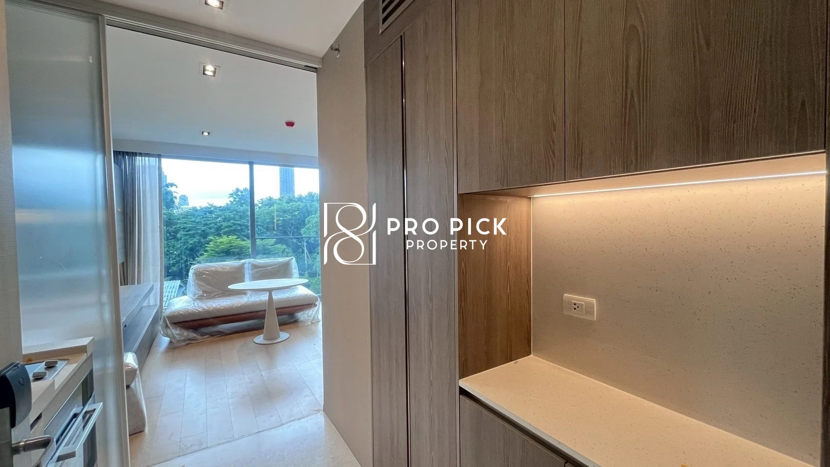 1 Bed Condominium in Watthana, 32,000 THB/mo photo 2