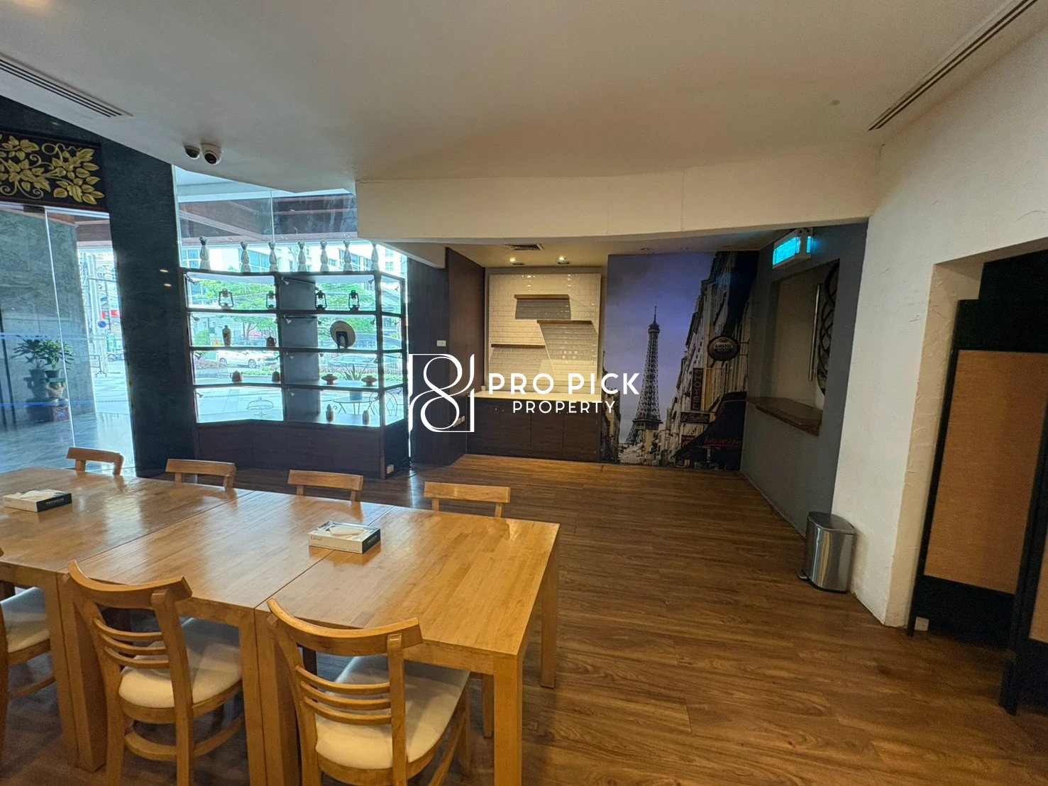 Retail in Watthana, 80,000 THB/mo photo 2