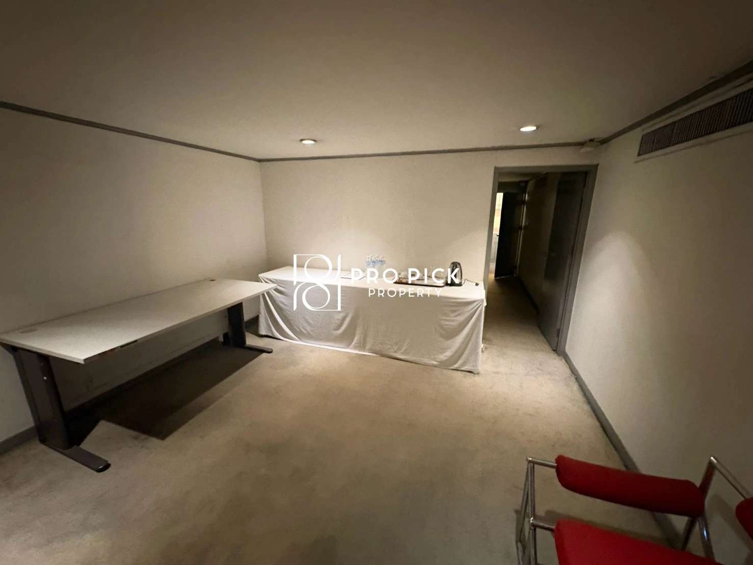 Retail in Watthana, 80,000 THB/mo more photos