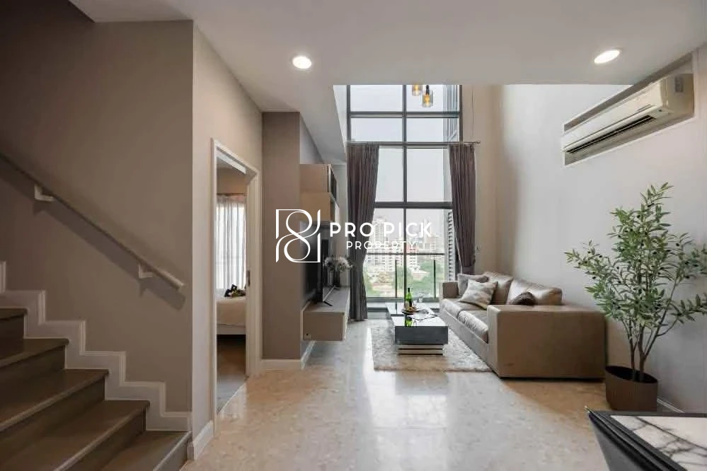 2 Bed Condominium in Khlong Toei, 85,000 THB/mo photo 2