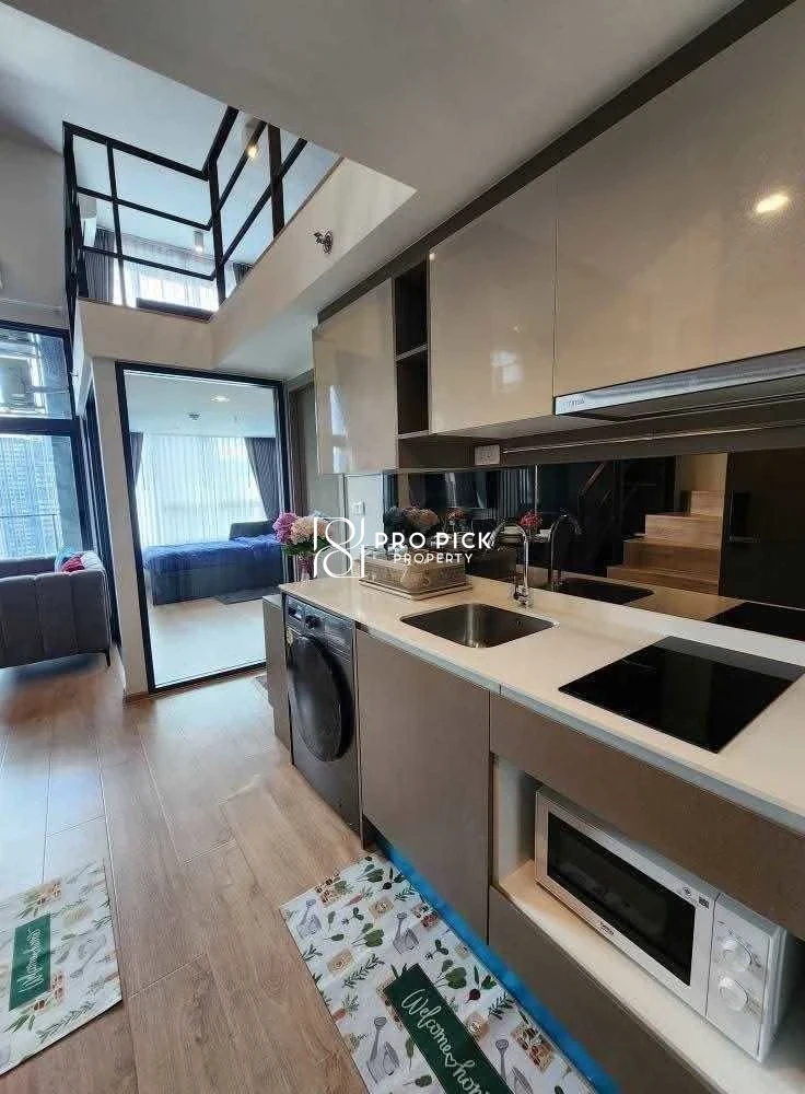2 Bed Condominium in Huai Khwang, 40,000 THB/mo