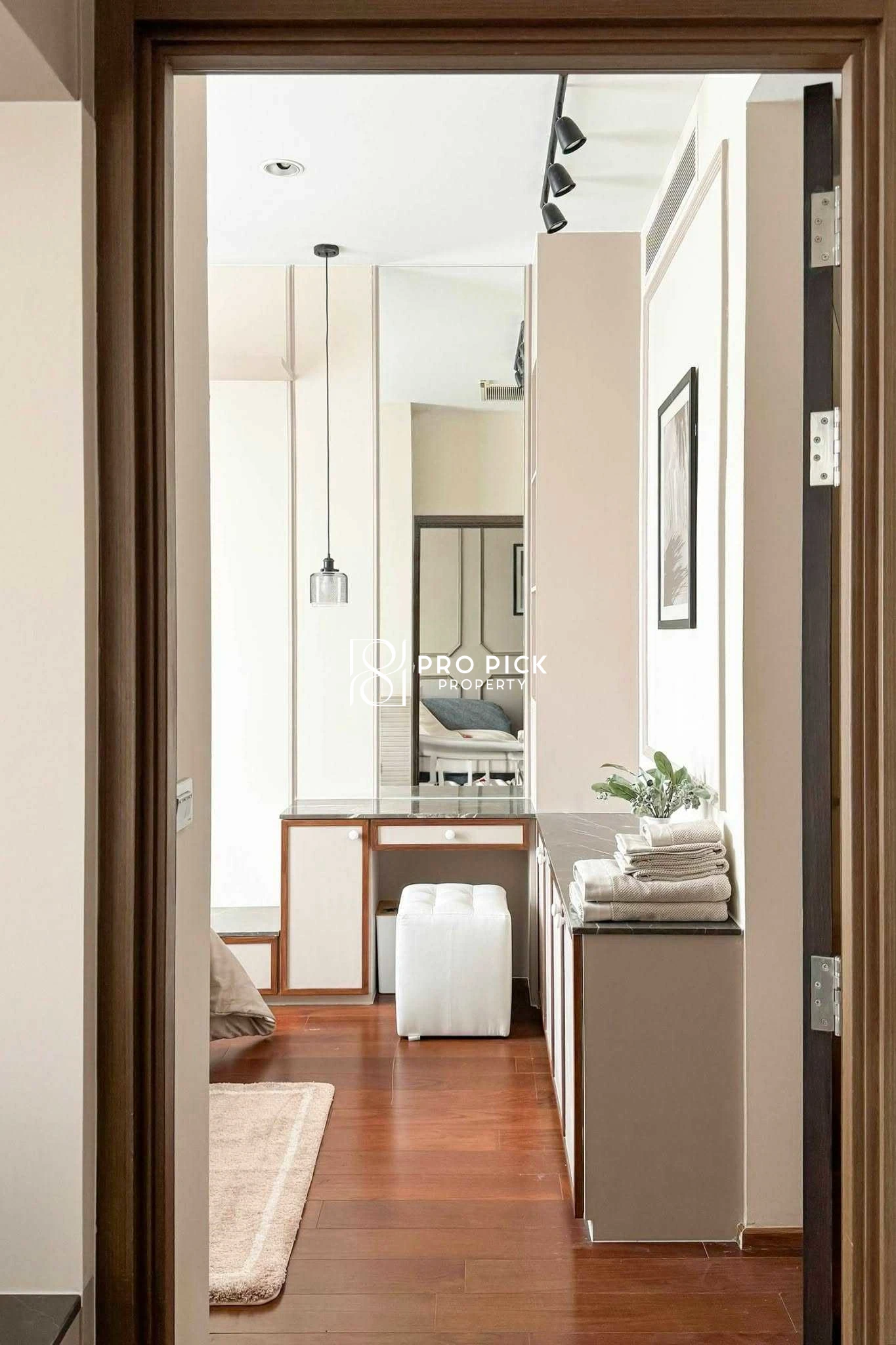 1 Bed Condominium in Watthana, 51,000 THB/mo more photos