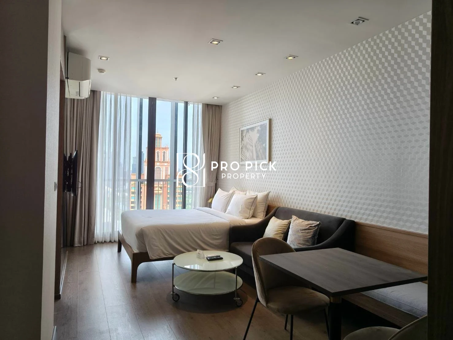 1 Bed Condominium in Khlong Toei, 22,000 THB/mo photo 3