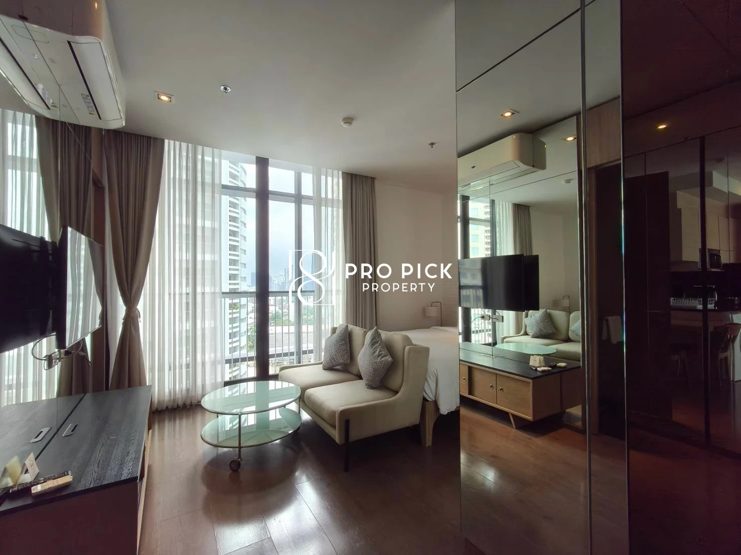 1 Bed Condominium in Khlong Toei, 24,000 THB/mo photo 2